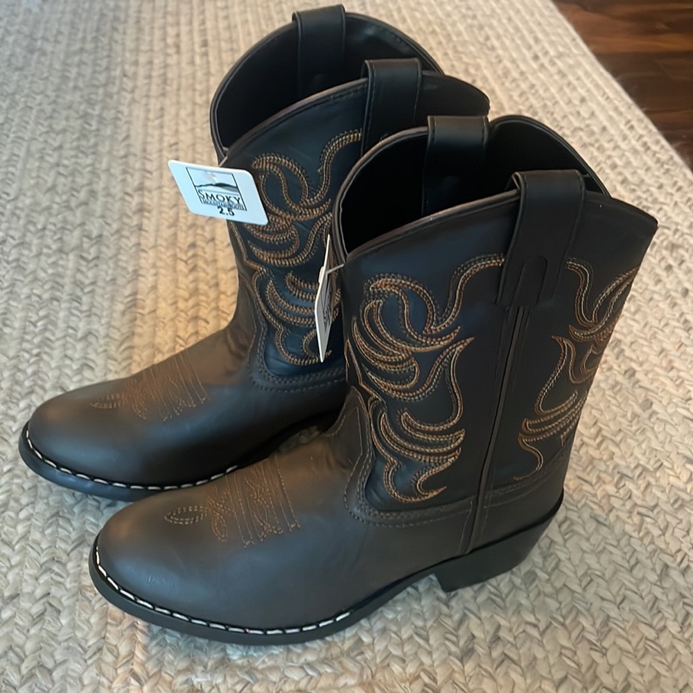 NWT Smoky MountainBoots Western Boots - youth - size 2.5. Brown/Black.